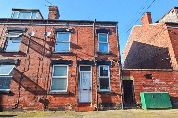 3 Bedroom End Of Terrace House For Sale In Aberdeen Road, Leeds, West Yorkshire, LS12