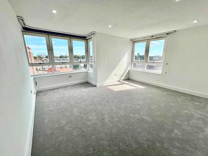 1 Bedroom Flat To Rent In Chelsea Towers, Chelsea Manor Gardens, London, SW3