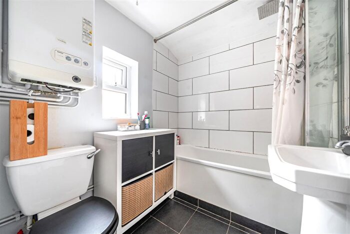 2 Bedroom Terraced House For Sale In Beaconsfield Street, Bedford, MK41