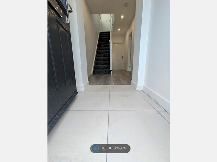 4 Bedroom Semi-Detached House To Rent In Home Farm Crescent, Whitnash, Leamington Spa, CV31