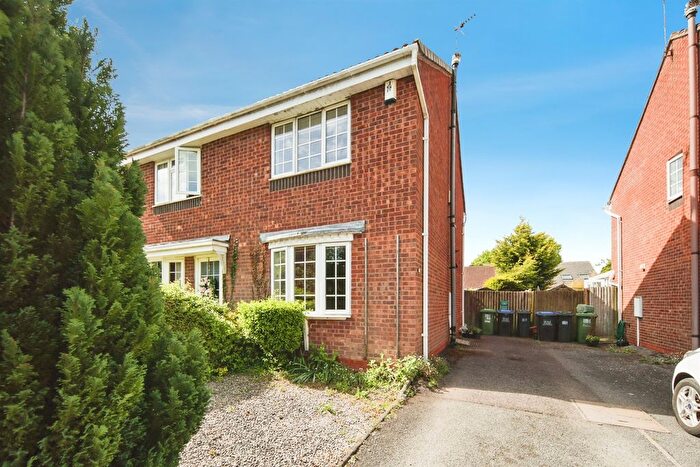 2 Bedroom Semi-Detached House For Sale In Ebourne Close, Kenilworth, CV8