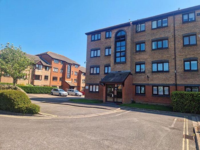 2 Bedroom Flat To Rent In King Street, Gosport, PO12
