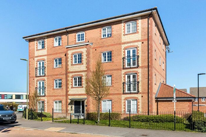 2 Bedroom Flat For Sale In Clover Fields, Didcot, OX11