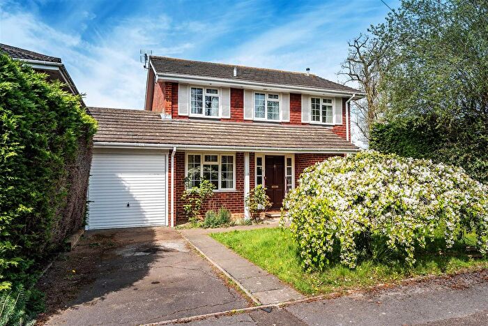 4 Bedroom Detached House To Rent In Bromford Close, Hurst Green, Oxted, RH8