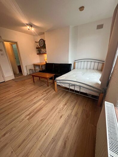 Studio To Rent In St. Pauls Avenue, London, NW2