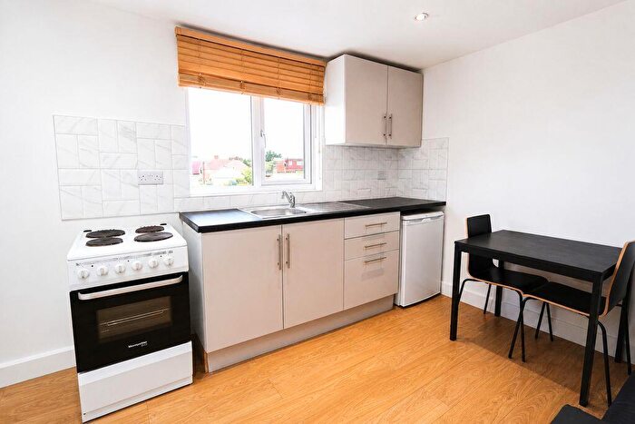 1 Bedroom Flat To Rent In Windmill Road, Edmonton, N18