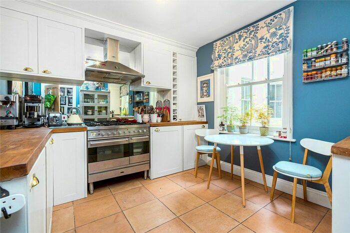 2 Bedroom Flat To Rent In Yarrell Mansions, Queen's Club Gardens, London, W14