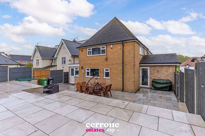 4 Bedroom Detached House For Sale In Bromfield Road, Redditch, B97