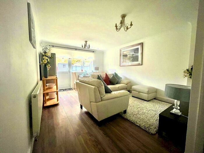 2 Bedroom Terraced House To Rent In Washfield, Furzton, Milton Keynes, MK4