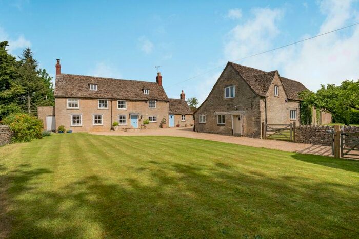 4 Bedroom Detached House For Sale In North End, Ashton Keynes, SN6