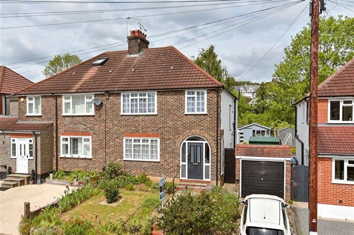 3 Bedroom Semi Detached House For Sale In Linden Avenue, Coulsdon, Surrey, CR5
