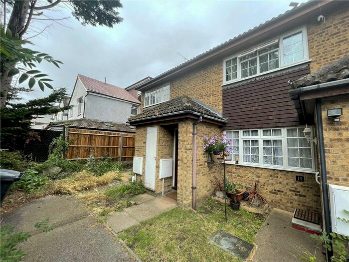 1 Bedroom Flat To Rent In Bower Court, Woking, Surrey, GU22