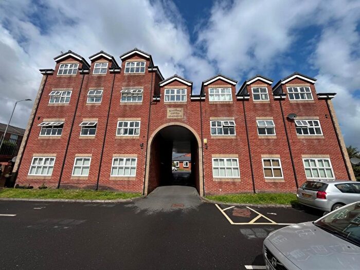2 Bedroom Flat To Rent In Tottington Road, Apartment, Bury, BL8