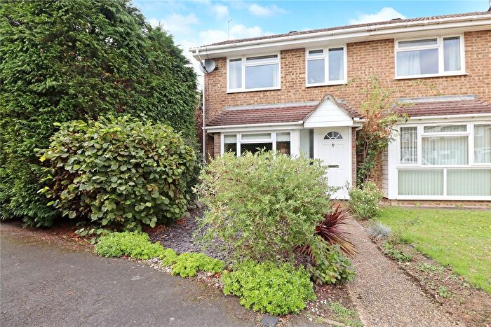 3 Bedroom End Terrace House For Sale In Woking, Surrey, GU21