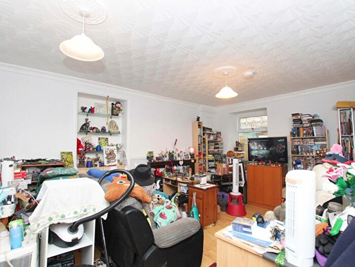3 Bedroom Terraced House For Sale In Deri Terrace, Tylorstown, Ferndale, CF43