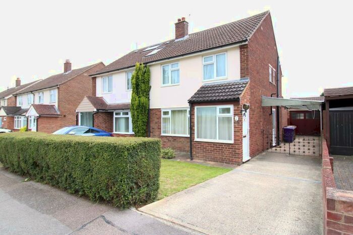 3 Bedroom Semi-Detached House To Rent In Garden Walk, Royston, SG8