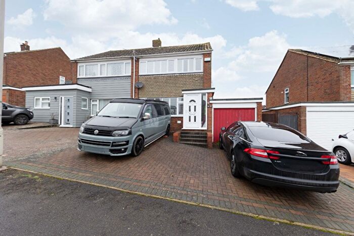 3 Bedroom Semi Detached House For Sale In Willow Waye, Dover, CT15