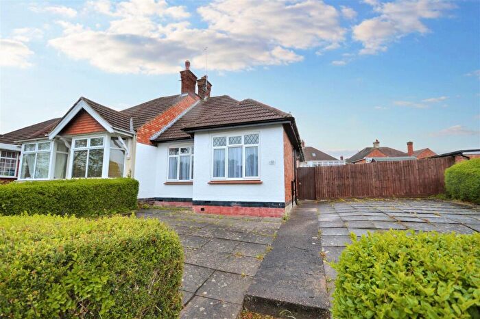 2 Bedroom Semi-Detached Bungalow To Rent In Fairway, Kingsthorpe, NN2