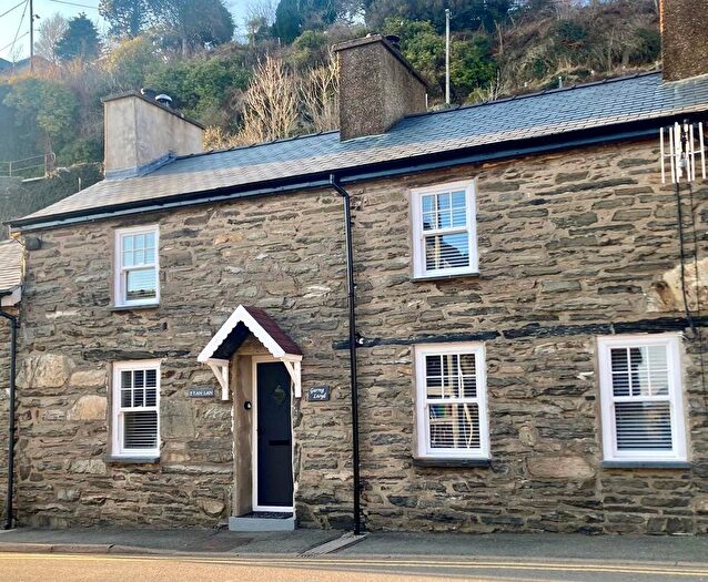 2 Bedroom Terraced House For Sale In Tanygrisiau, Blaenau Ffestiniog, Gwynedd, LL41