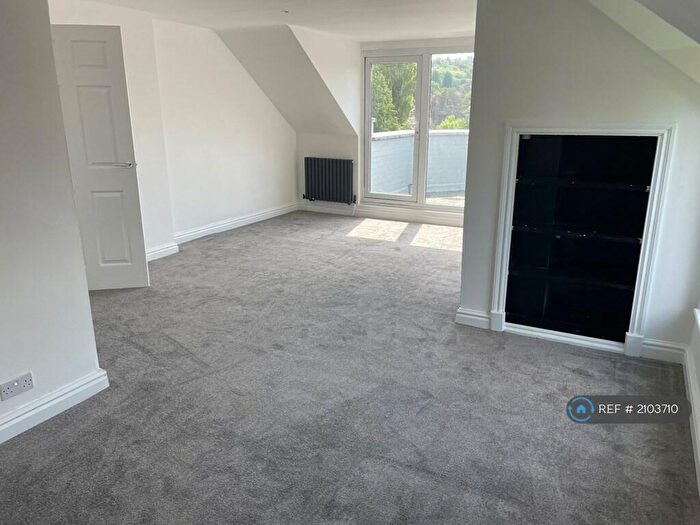 1 Bedroom Penthouse To Rent In Overdale, Hyde, SK14