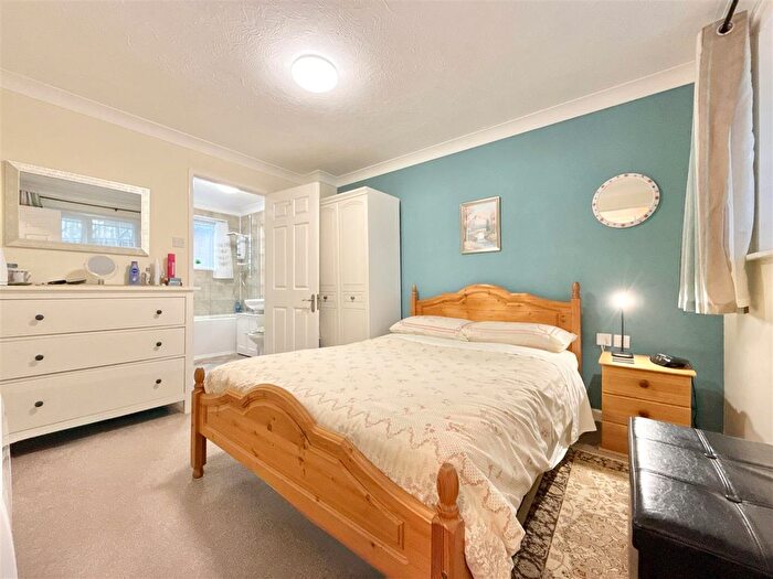 1 Bedroom Flat For Sale In Bolton Street, Brixham, TQ5