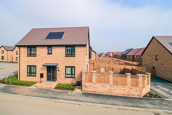 3 Bedroom Detached House For Sale In Windowmill View, Wakefield, WF1