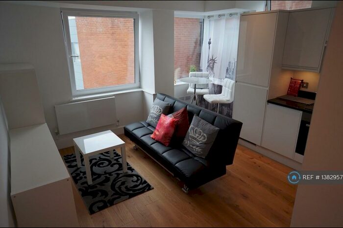2 Bedroom Flat To Rent In High Street, Croydon, CR0