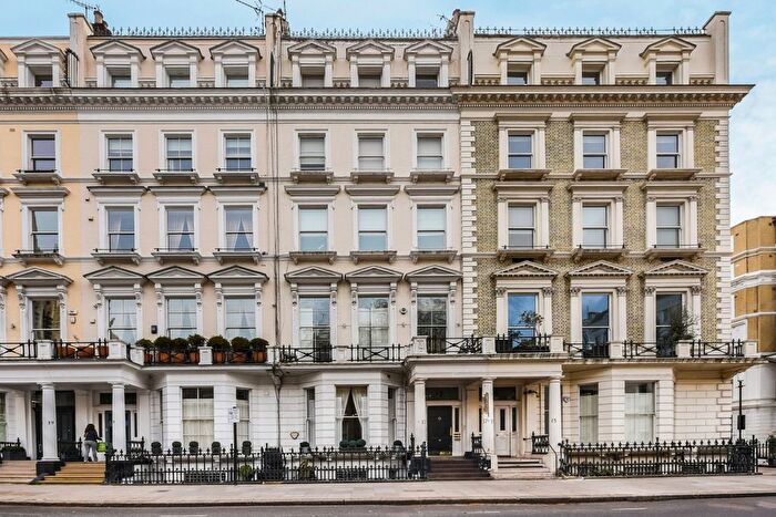 4 Bedroom Flat For Sale In Collingham Road, London, SW5