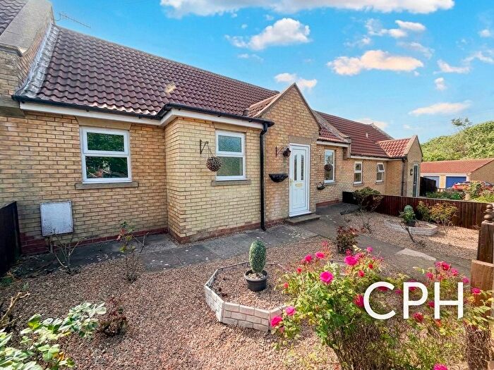 3 Bedroom Terraced Bungalow For Sale In Mill Lane, Cayton Bay, YO11