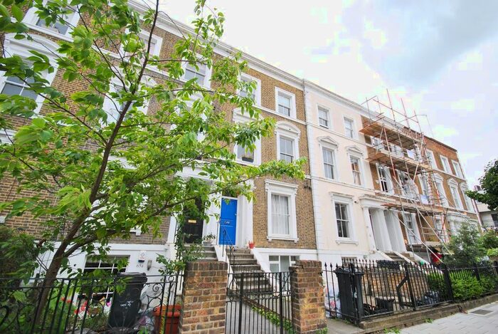 3 Bedroom Flat To Rent In Richborne Terrace, London, SW8