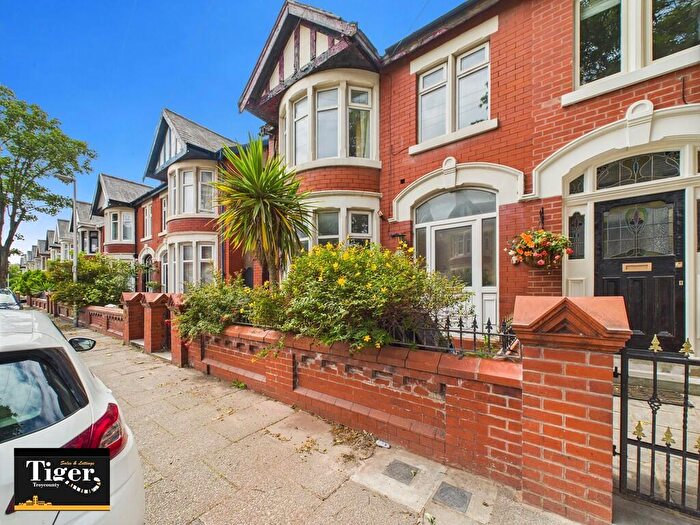3 Bedroom Semi-Detached House For Sale In Kingsway, Blackpool, FY4