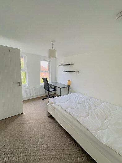 6 Bedroom Semi-Detached House To Rent In Divinity Road, Oxford, OX4