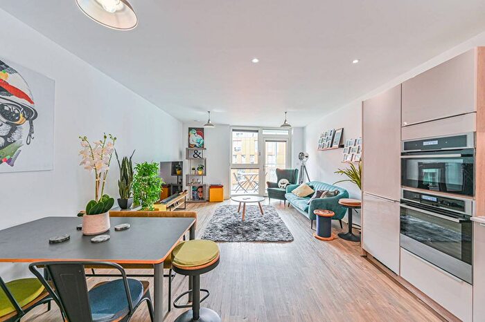 2 Bedroom Flat For Sale In Cable Walk, Greenwich, London, SE10