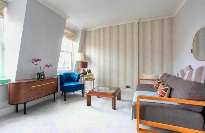 2 Bedroom Flat To Rent In Rosary Gardens, London, SW7