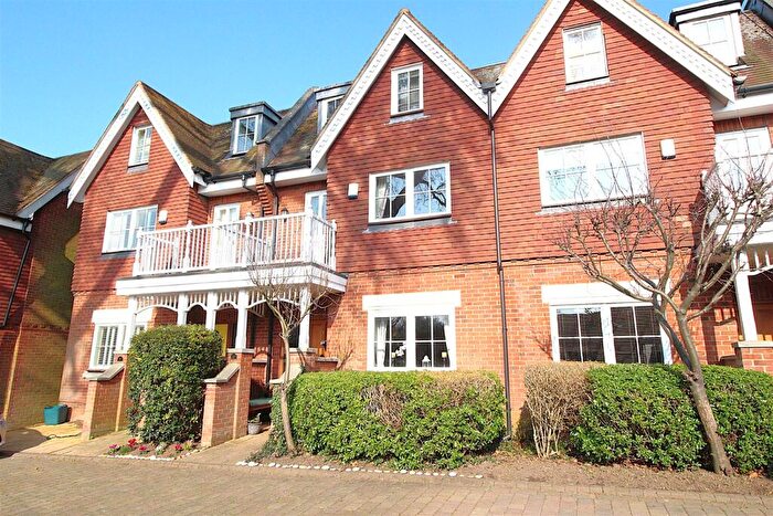 4 Bedroom Town House For Sale In High Street, Ewell Village, KT17