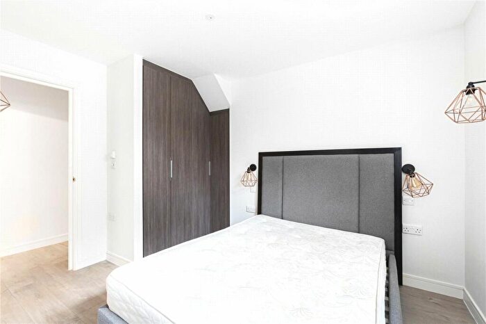 2 Bedroom Apartment To Rent In Varden Street, Whitechapel, London, E1