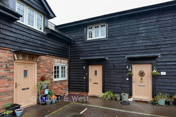 2 Bedroom Flat For Sale In The Saddlery, Little Bookham, Leatherhead, Surrey, KT23