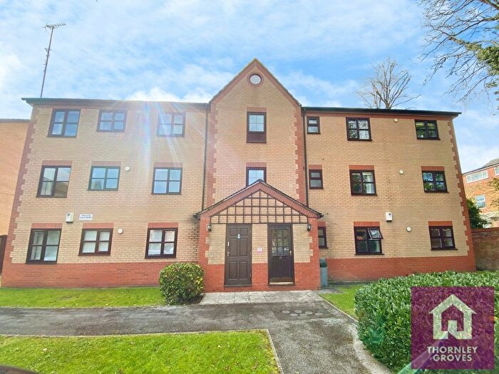 2 Bedroom Flat To Rent In Raleigh Close, Manchester, Greater Manchester, M20