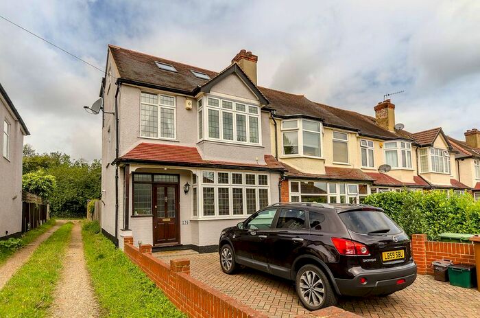 4 Bedroom End Of Terrace House To Rent In Stoneleigh Avenue, Worcester Park, KT4