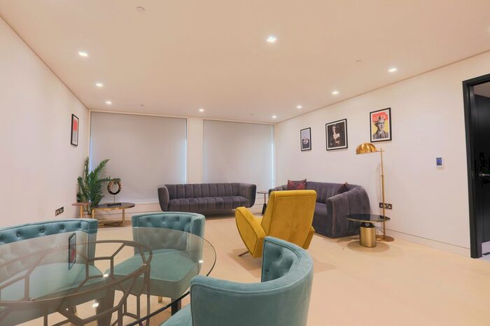 2 Bedroom Flat To Rent In Centre Point, - New Oxford Street, London, WC1A