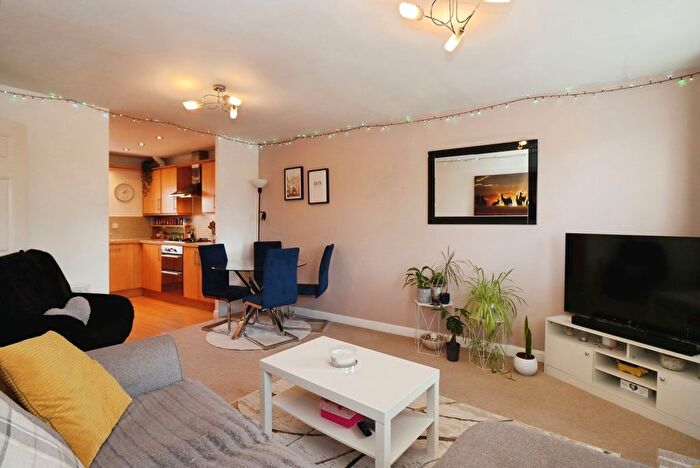 2 Bedroom Flat For Sale In Filton Avenue, Bristol, Avon, BS7