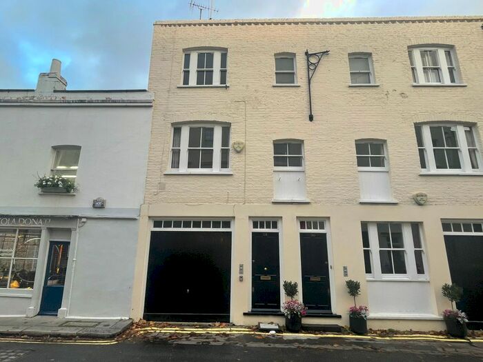 3 Bedroom Mews To Rent In Kinnerton Street, London, SW1X