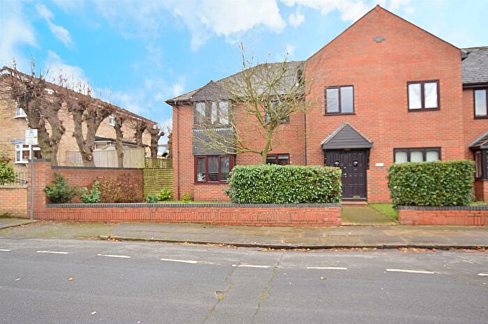 2 Bedroom Flat For Sale In Apt, Abbey Park Mews, Grimsby, DN32