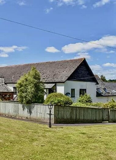 2 Bedroom Barn Conversion For Sale In Exmouth Road, Colaton Raleigh, Sidmouth, EX10
