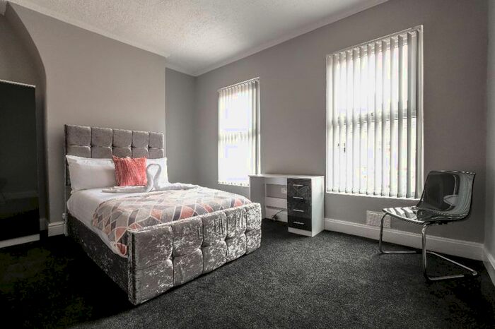 6 Bedroom Terraced House To Rent In Dial Street, Liverpool, L7