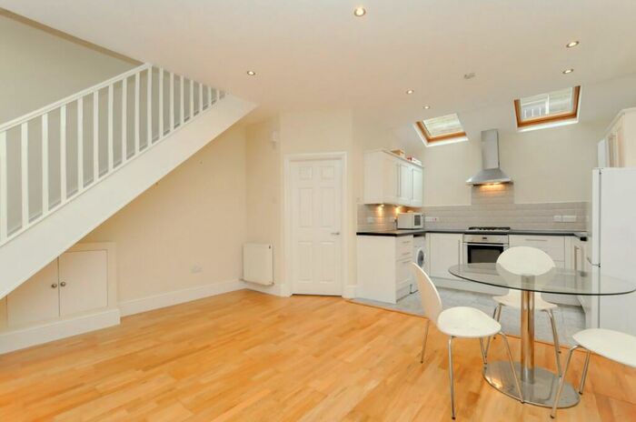 2 Bedroom Terraced House To Rent In Batley Place, Stoke Newington, N16