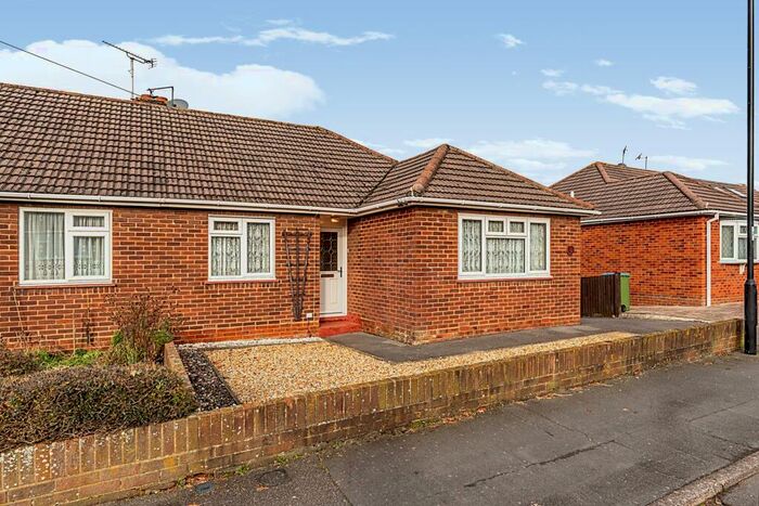 3 Bedroom Bungalow To Rent In Julian Road, Southampton, Hampshire, SO19