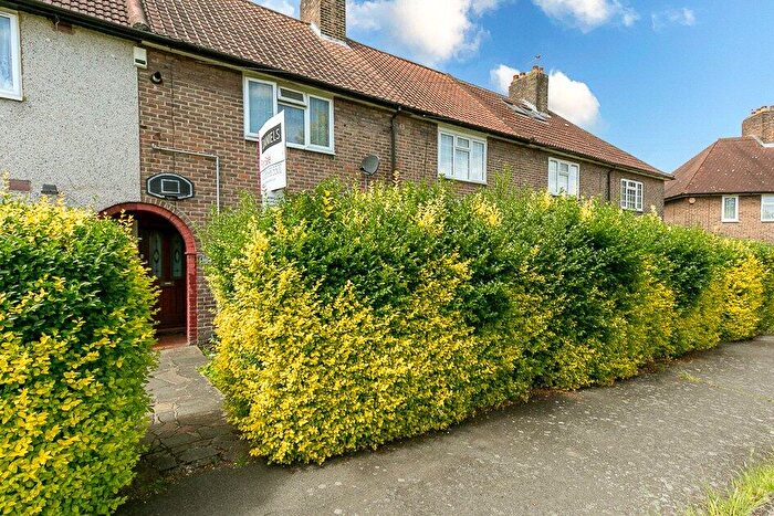 2 Bedroom Terraced House For Sale In Roundtable Road, Bromley, BR1