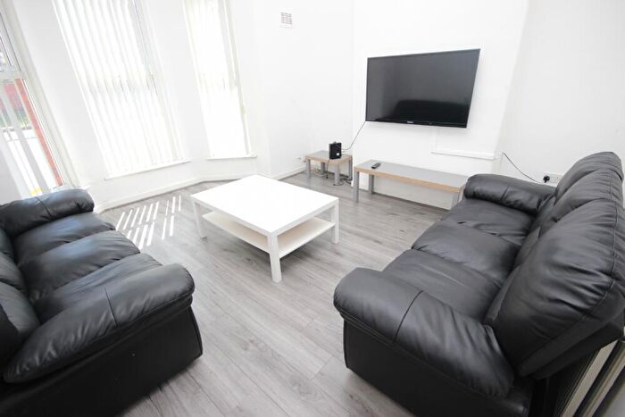 6 Bedroom Terraced House To Rent In Kensington Road, L7