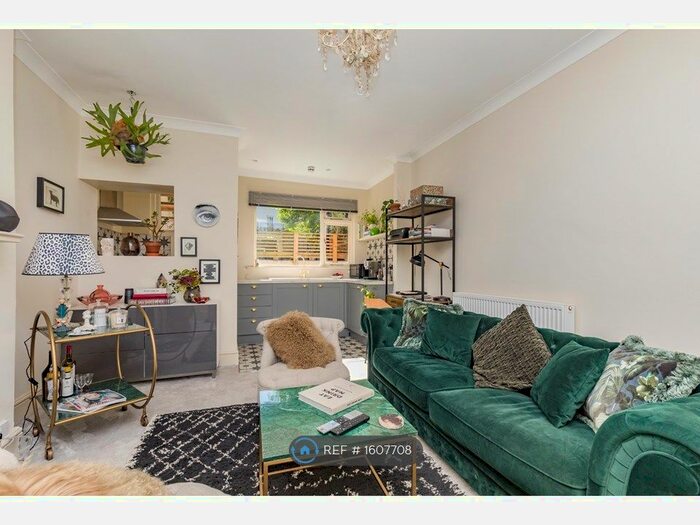 1 Bedroom Flat To Rent In Denmark Villas, Hove, BN3